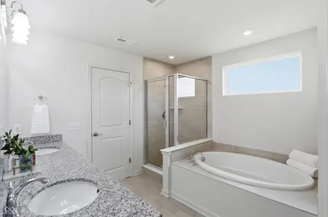 5402 Peachtree Road Zionsville IN 46077