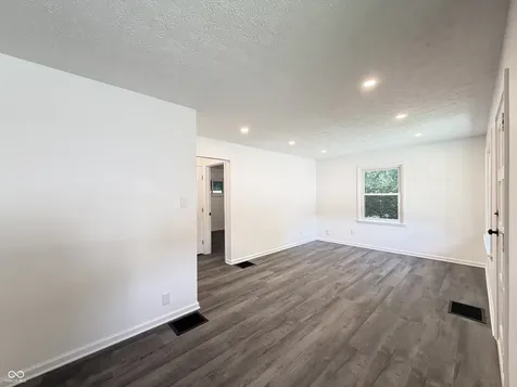 5115 E 20th Place Indianapolis IN 46218
