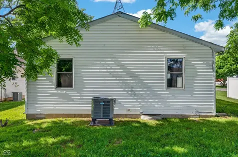 2231 Mapleton Court Columbus IN 47201