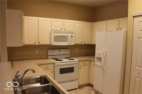 13370 White Granite Drive Fishers IN 46038