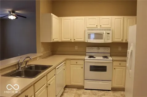 13370 White Granite Drive Fishers IN 46038
