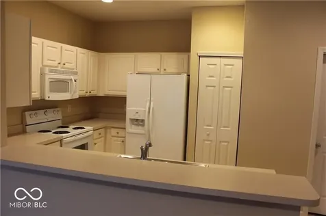 13370 White Granite Drive Fishers IN 46038