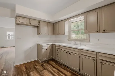 3142 Fairlawn Drive Columbus IN 47203