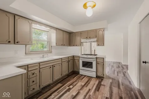 3142 Fairlawn Drive Columbus IN 47203