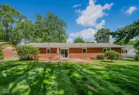 3142 Fairlawn Drive Columbus IN 47203