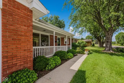 3142 Fairlawn Drive Columbus IN 47203