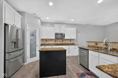 12160 Wolverton Way Fishers IN 46037