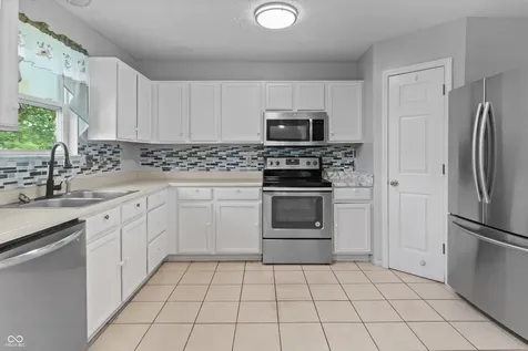 5636 Glen Canyon Drive Indianapolis IN 46237