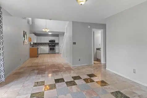 5636 Glen Canyon Drive Indianapolis IN 46237