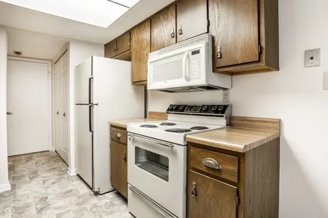 2554 Chaseway Court Indianapolis IN 46268