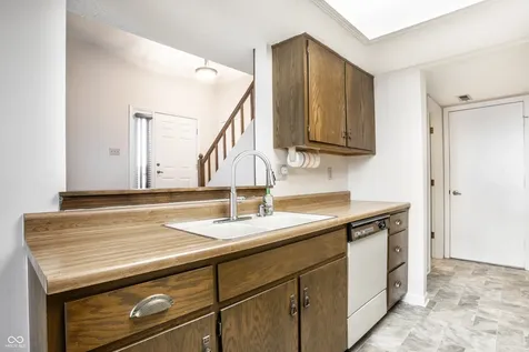 2554 Chaseway Court Indianapolis IN 46268