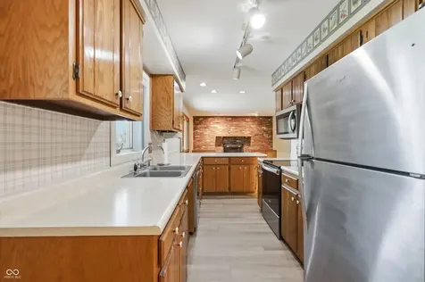 26 W Hill Valley Drive Indianapolis IN 46217