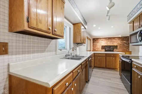 26 W Hill Valley Drive Indianapolis IN 46217