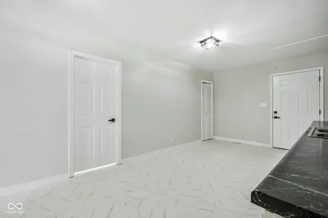 7518 E 48th Street Indianapolis IN 46226