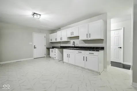 7518 E 48th Street Indianapolis IN 46226