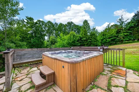 9601 Buffalo Pike Freetown IN 47235