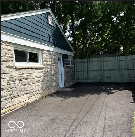 118 N Clay Street Mooresville IN 46158