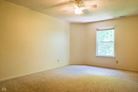 2154 Summer Breeze Way Greenwood IN 46143