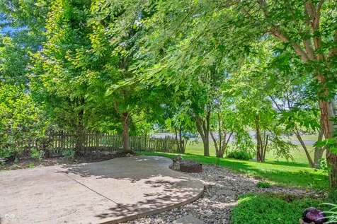 2154 Summer Breeze Way Greenwood IN 46143