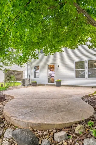 2154 Summer Breeze Way Greenwood IN 46143