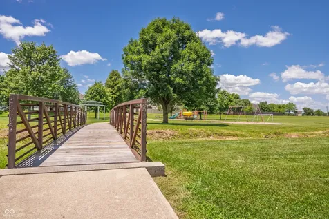 2154 Summer Breeze Way Greenwood IN 46143