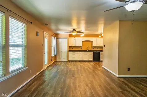 2154 Summer Breeze Way Greenwood IN 46143