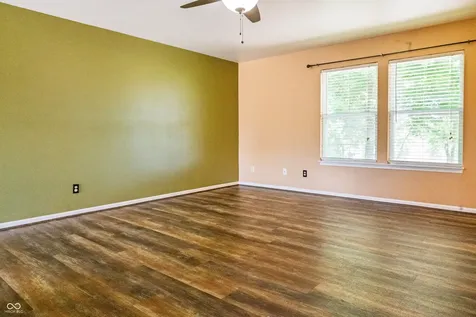 2154 Summer Breeze Way Greenwood IN 46143