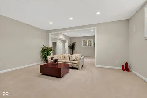 9322 Timberline Way Indianapolis IN 46256