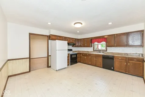 13320 San Vincente Boulevard Fishers IN 46038