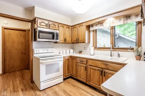 8834 Swiftsail Circle Indianapolis IN 46256