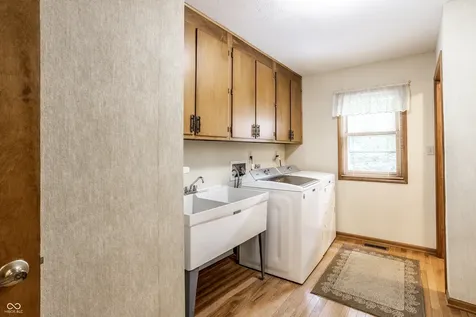 8834 Swiftsail Circle Indianapolis IN 46256