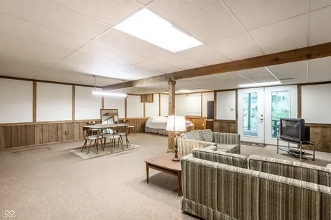 8834 Swiftsail Circle Indianapolis IN 46256