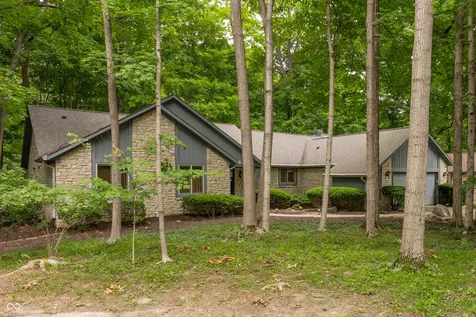 8834 Swiftsail Circle Indianapolis IN 46256