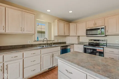 4420 Princeton Park Drive Columbus IN 47201