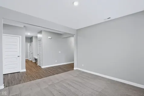 24 Hollister Way Cicero IN 46034