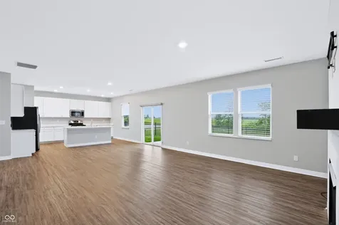 24 Hollister Way Cicero IN 46034