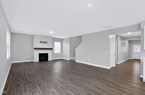 24 Hollister Way Cicero IN 46034