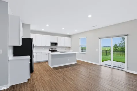 24 Hollister Way Cicero IN 46034