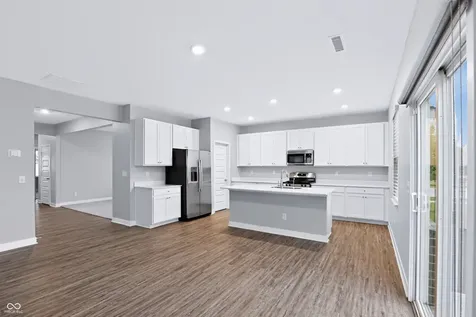 24 Hollister Way Cicero IN 46034