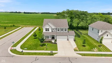 24 Hollister Way Cicero IN 46034