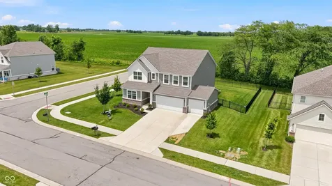 24 Hollister Way Cicero IN 46034