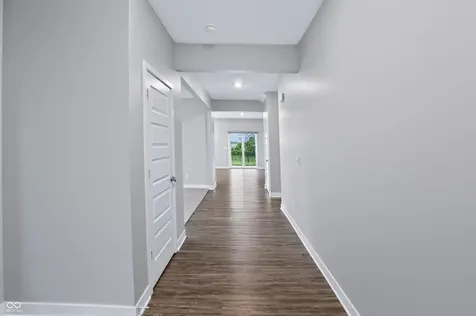 24 Hollister Way Cicero IN 46034