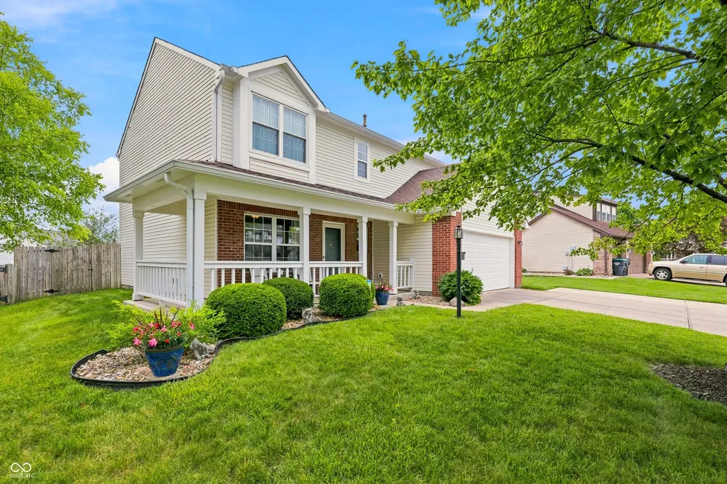 205 Easton Point Way Greenwood IN 46142