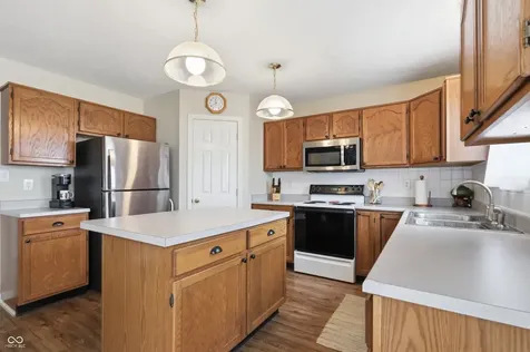 205 Easton Point Way Greenwood IN 46142