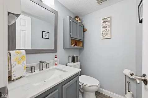 275 Inland Circle Avon IN 46123