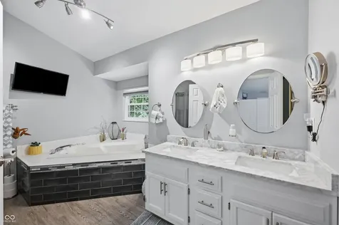 275 Inland Circle Avon IN 46123
