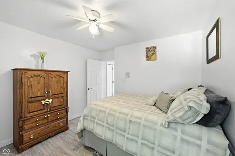 275 Inland Circle Avon IN 46123