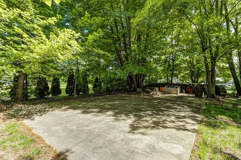 275 Inland Circle Avon IN 46123