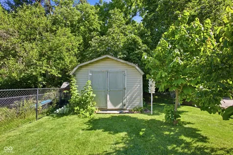 6448 Whitaker Farms Drive Indianapolis IN 46237