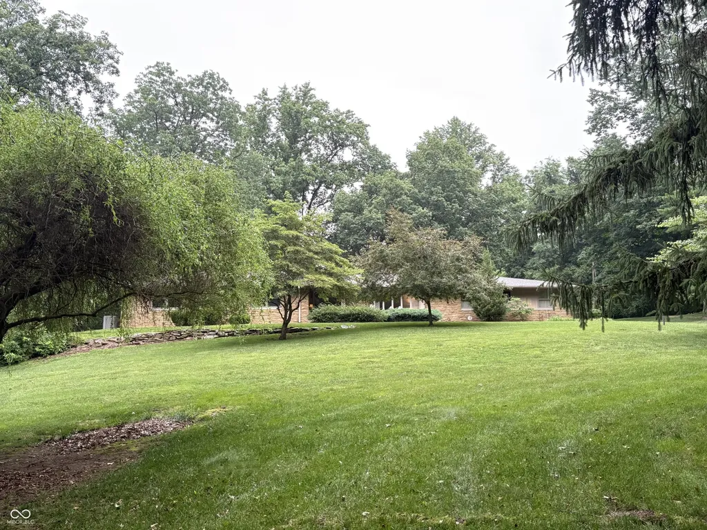 2140 W Stop 11 Road Indianapolis IN 46217